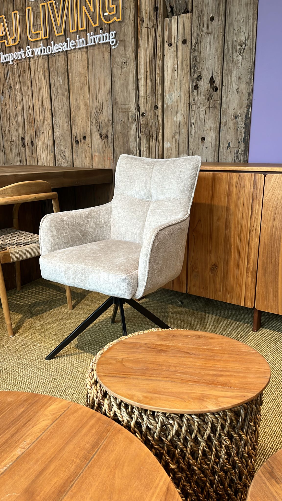 Stoel James in perfect harmony beige