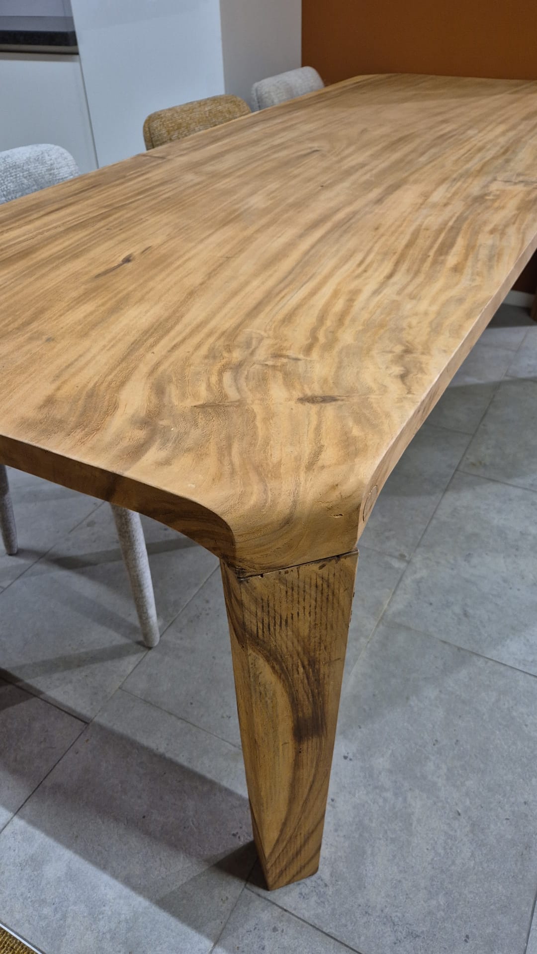 Suar Houten Eettafel – 220x90 of 240x100 cm | Naturel & Bruin | Handgemaakt Massief Hout