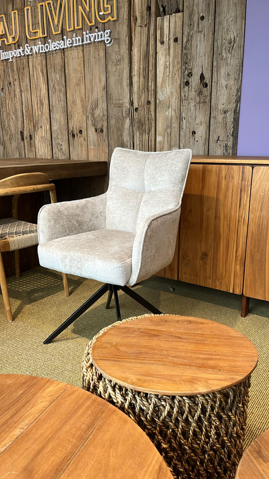 Stoel James in perfect harmony beige