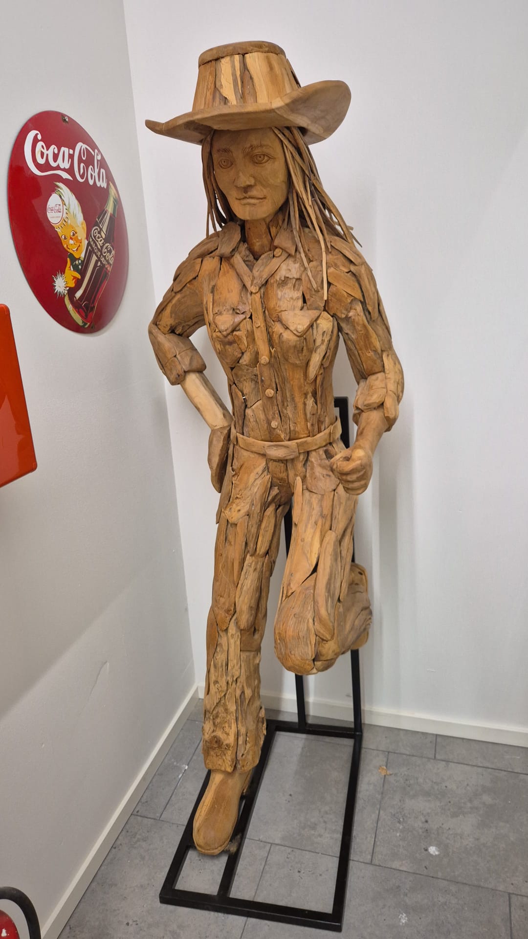 Teakhouten Cowboy Vrouw Beeld – Levensgroot Decorbeeld 220 cm